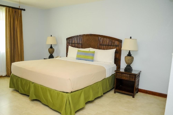 Hotel CocoLaPalm Seaside Resort (Whitehall)